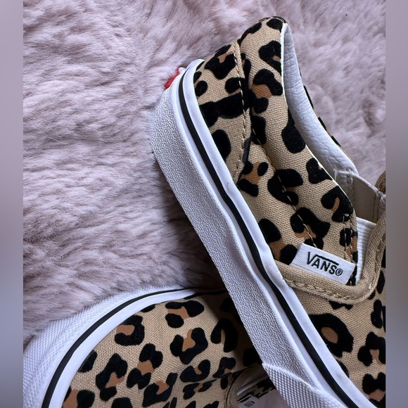 NWOT Kids Cheetah Print Vans Toddler Size 12 - Picture 3 of 5